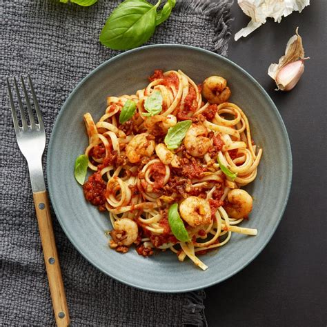 Linguine Aux Crevettes Et Sauce Tomate Recette Mutti