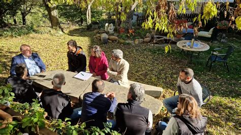 Las Familias De Caneto Estudian Acudir A Los Tribunales Por El Cierre