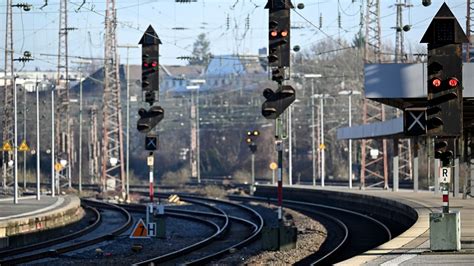 Lokführerstreik geht weiter Zugverkehr beeinträchtigt