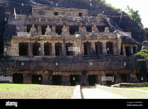 Undavalli Cave Hi Res Stock Photography And Images Alamy