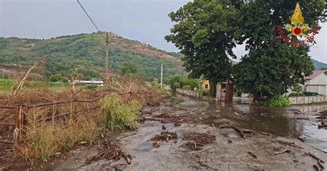 Maltempo In Irpinia Esonda Un Torrente A Volturara