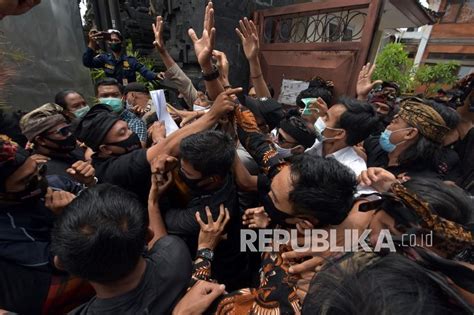 Bantah Menista Agama Arya Wedakarna Laporkan Pembuat Video Dan 4 Caleg