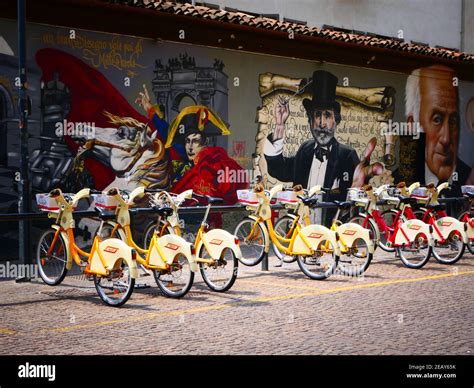 Milano free bike hi-res stock photography and images - Alamy