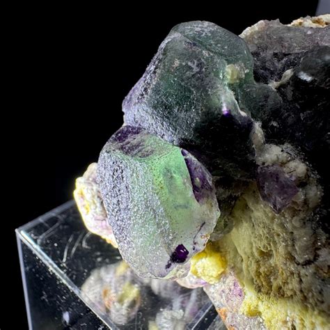 FLUORITE PAZZESCA CRISTALLI GRANDI E FANTASMA MERAVIGLIOSO Collezione