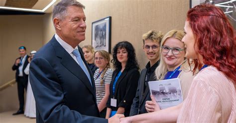 Klaus Iohannis s a întâlnit în Dubai cu reprezentanții European Youth