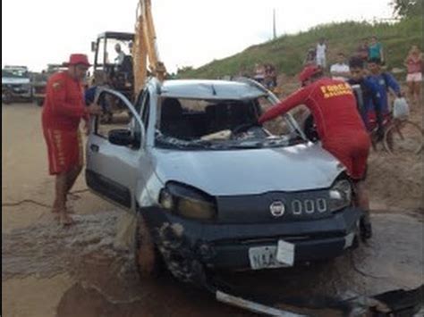 Carro Despenca De Barranco E Cai No Rio Juru Em Rodrigues Alves