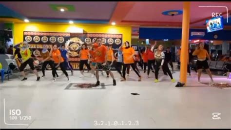 Up Inna Zumba Fun Zumba Indonesiachoreo By Zin Jeje Youtube