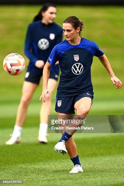 Emily Fox Soccer Player Photos and Premium High Res Pictures - Getty Images