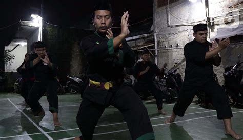 FOTO Lewat Pencak Silat Sanggar Saung Djiih Lestarikan Adat Dan