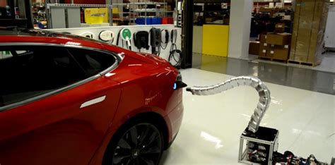 Tesla Muestra Un Brazo Rob Tico Para La Carga De Sus Veh Culos Mas