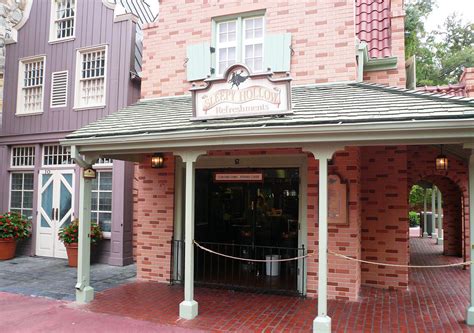 Sleepy Hollow Overview | Disney's Magic Kingdom Dining - DVC Shop