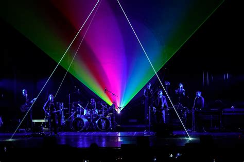 I Pink Floyd Legend emozionano il Teatro Bellini con "The Dark Side of
