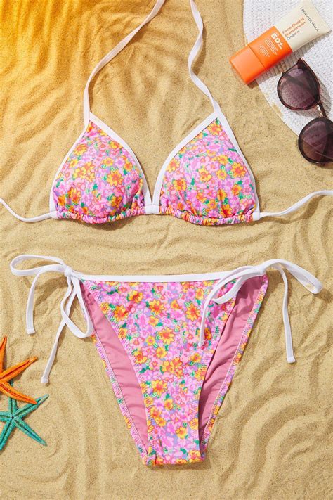 Trendyolmilla Çiçek Desenli Üçgen Biyeli Brazilian Bikini Takımı TBESS BT Fiyatı