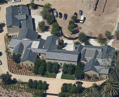 Inside Kim Kardashian And Kanye Wests Hidden Hills Mansion Before Their