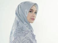 4 Tutorial Hijab Segi Empat Menutup Dada Ala Shireen Sungkar