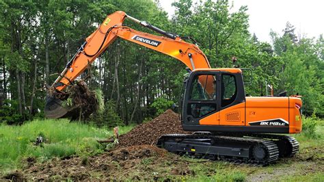 Noul excavator pe șenile DX140LC 7K de 14 t de la DEVELON Revista