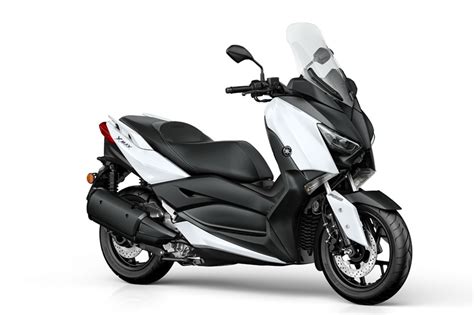 Yamaha X Max 300 2017 03