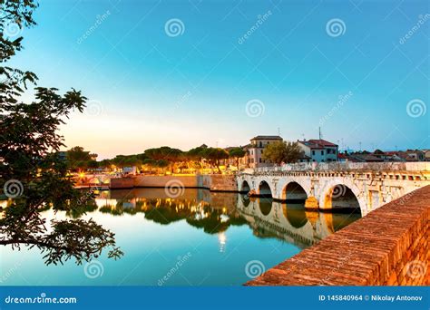 Ponte Romana Hist Rica De Tiberius Sobre O Rio De Marecchia Durante O