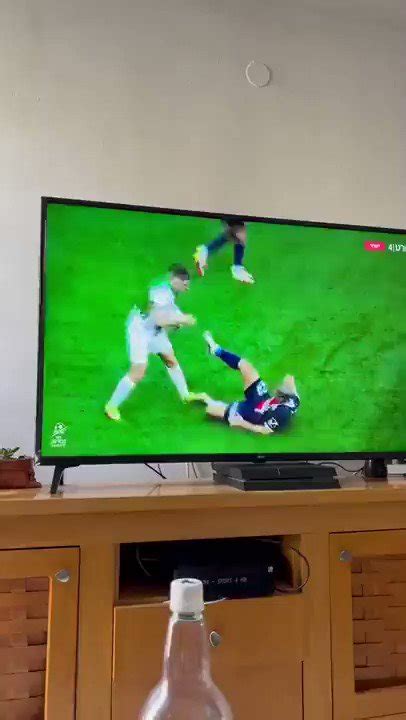 Carlos León Moya on Twitter RT nocontextfooty