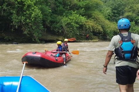 Hilang Terseret Banjir Di Subang Suami Dapat Kiriman Paket