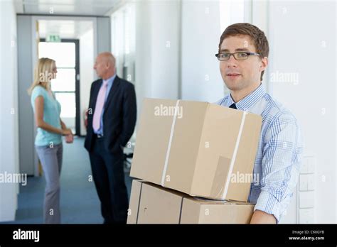 Carrying Boxes On Head Hi Res Stock Photography And Images Alamy