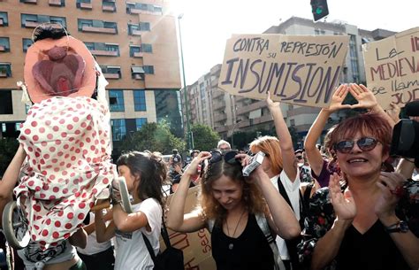 Pussy Riot Espeta A Bolsonaro En P Ster Para Divulgar Conciertos En