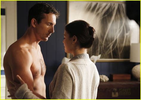 Barry Sloane Shirtless For Revenge Gabriel Mann Is Da Man Photo