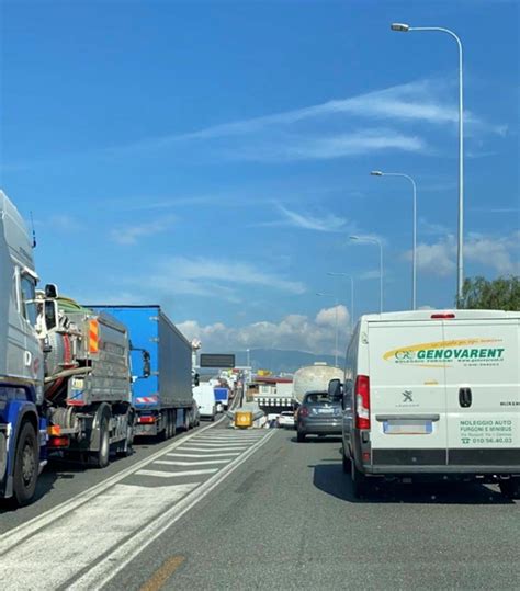 Autostrade Liguria Nel Caos Stop Ai Pedaggi Su 150 Chilometri