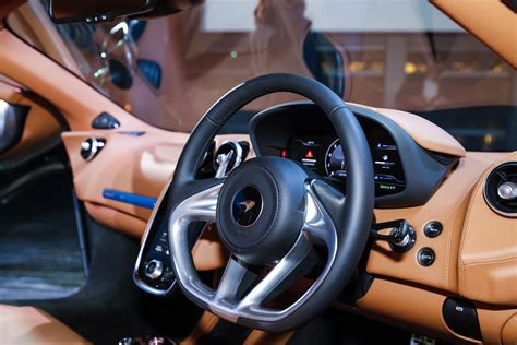 The New Mclaren Grand Tourer ครั้งแรกในประเทศไทย สัมผัสกับความแตกต่าง