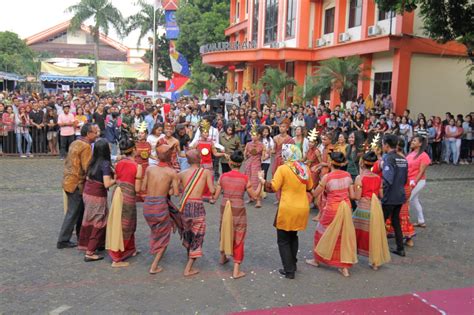 Lestarikan Budaya Daerah BEM Unikama Gelar Parade Budaya Nusantara