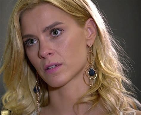 Carolina Dieckmann esclarece fala sobre morte da mãe Maldade humana