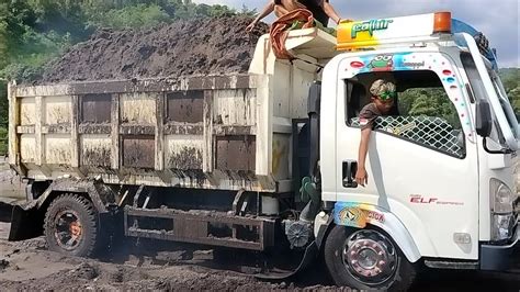 Driver Muda Mobil Dump Truk Isuzu Loading Pasir Super Langsung Dari