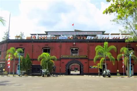 Menengok Profil Obyek Wisata Benteng Fort Rotterdam Makassar Ada