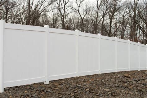 Wood Vs Vinyl Fence What You Need To Know