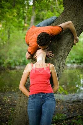 Couple Kissing Under Tree Couple Kissing Under Tree Im Flickr