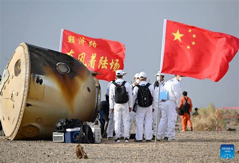 Astronautas Chinos De Shenzhou Regresan Sanos Y Salvos A La Tierra