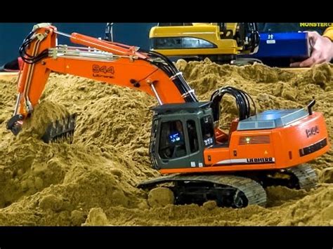 RC Excavators At Work Amazing R C Diggers In Action At The