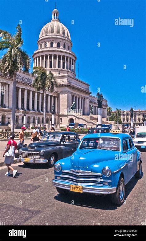 Oldtimer In Havanna Stock Photo Alamy