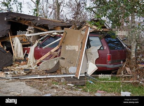 Mississippi Damage Van Tree Hi Res Stock Photography And Images Alamy