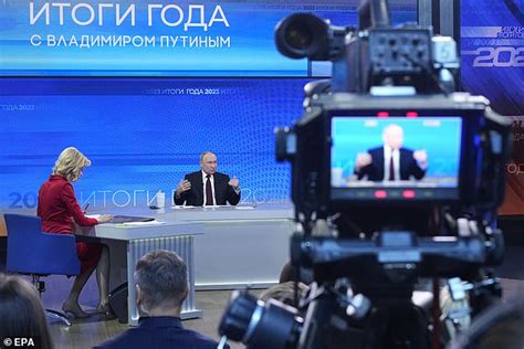 Putin Is Humiliated During Annual Press Conference As Russians Texts