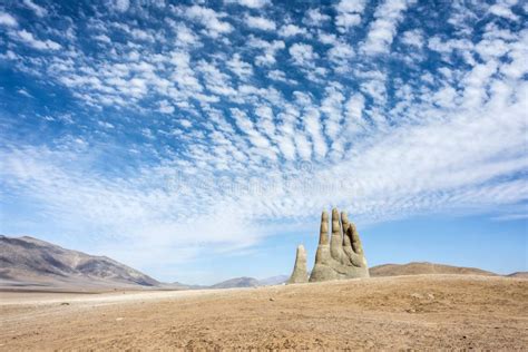 Sculpture En Main D Sert D Atacama Chili Image Stock Image Du Sable