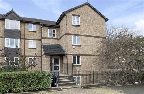 Stubbs Drive Bermondsey Se16 1 Bed Flat £275000