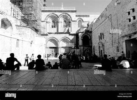 Patio De La Iglesia Del Santo Sepulcro De Jerusal N Fotograf A De Stock