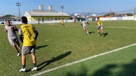 Vitória Encerra Preparação Para Enfrentar O Figueirense Com Ajustes