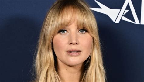 Jennifer Lawrence Primo Red Carpet Con Il Pancione Il Look Monospalla