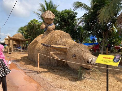 360 Jam Hasilkan Arca Jerami Anak Sawah