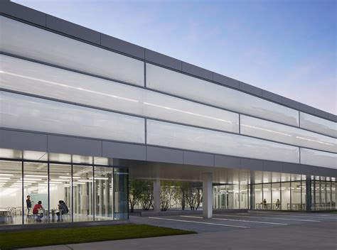 Iit Innovation Center By John Ronan Architects Opens Designapplause