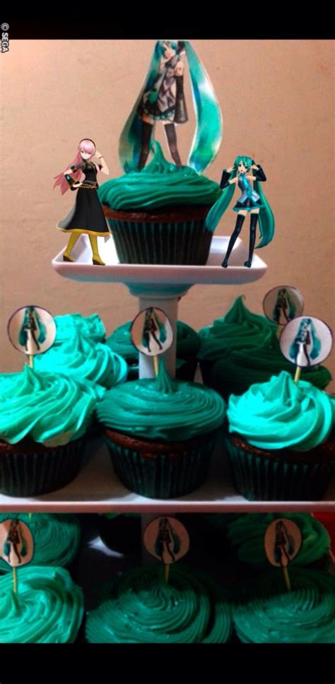 Hatsune Miku Cupcakes For My Brothers Birthday Hatsune Miku Birthday Anime Cake Hatsune Miku