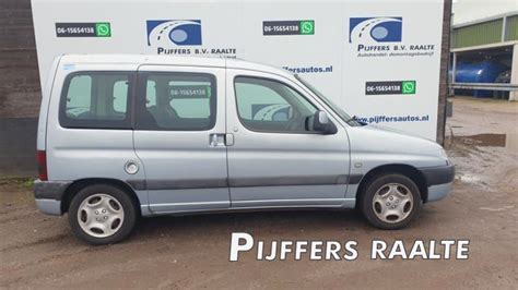 Peugeot Partner Ranch Combispace 1 6 16V Épave 2001 Gris