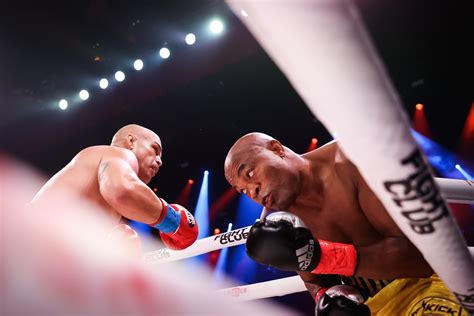 Anderson Silva Vs Tito Ortiz Best Photos From Triller Boxing Bout